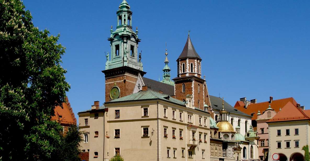 Wawel Cathedral, Old Town and St. Mary's Basilica Tour - Experience Highlights and Itinerary