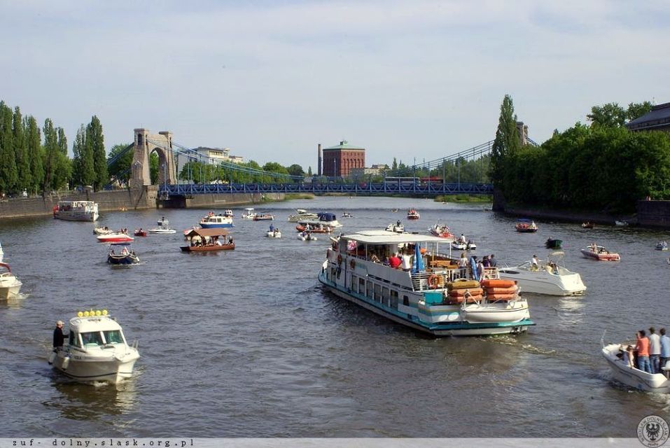 WrocłAw: 3.5-Hour Steamboat Tour With Centennial Hall - Tour Guides and Languages