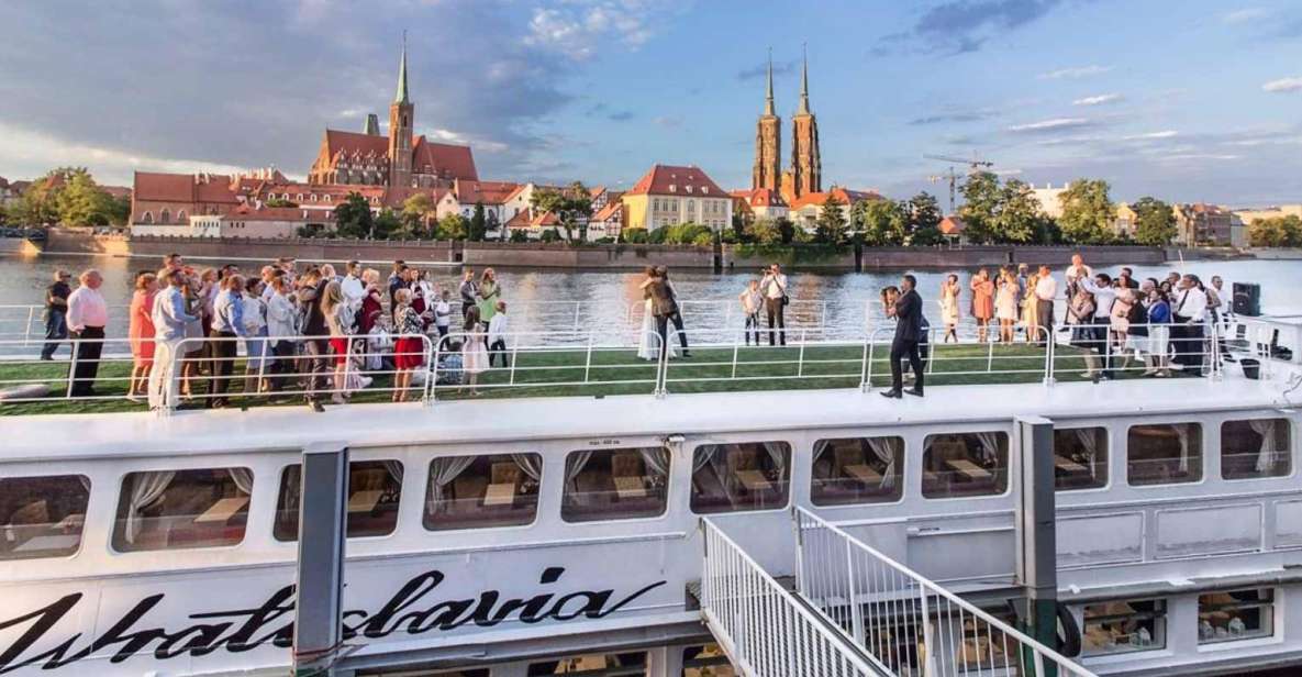 Wrocław: City Walk and Cruise by Luxury Ship - Highlights
