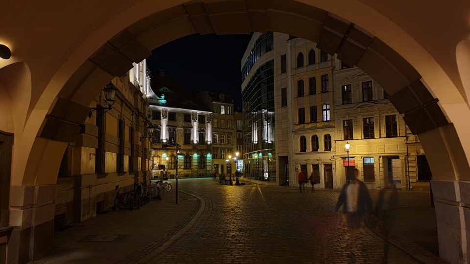 Wroclaw: Guided City Night Tour - Tour Experience