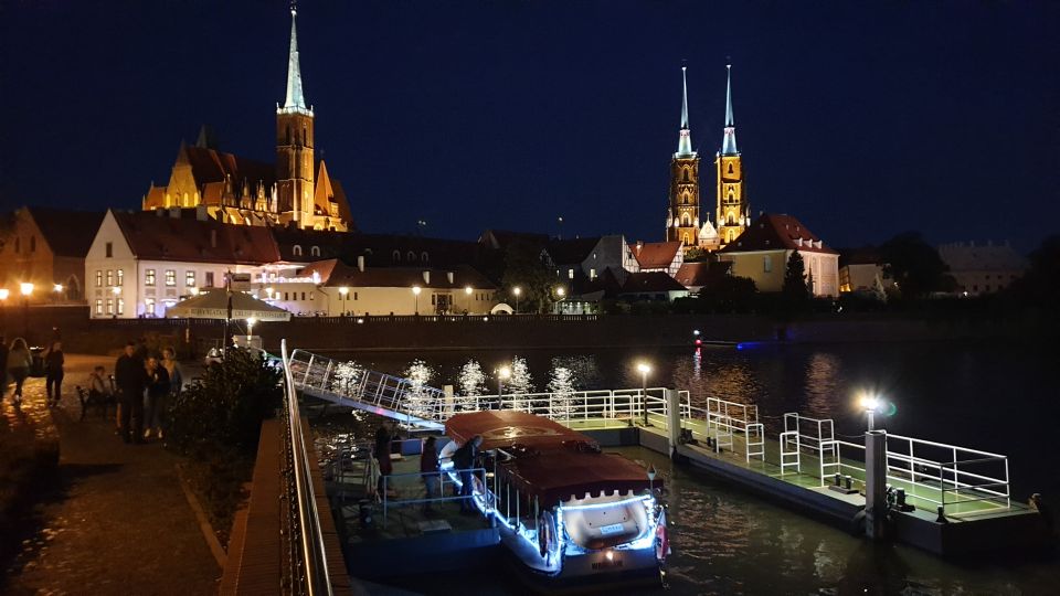 Wrocław: Old City Night Walk and Gondola Ride - Experience Highlights