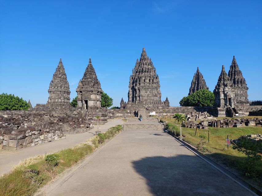 Yogyakarta: Borobudur Climb to the Top and Prambanan Tour - Pickup Details and Locations