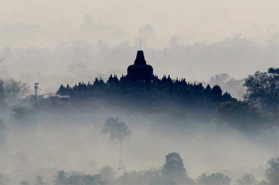 Yogyakarta: Borobudur Sunrise & Prambanan Temple Guided Tour - Tour Experience