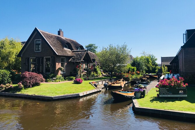 Zaanse Schans and Giethoorn Small-Group Tour With Hotel Pick up - Itinerary Highlights and Scenic Locations