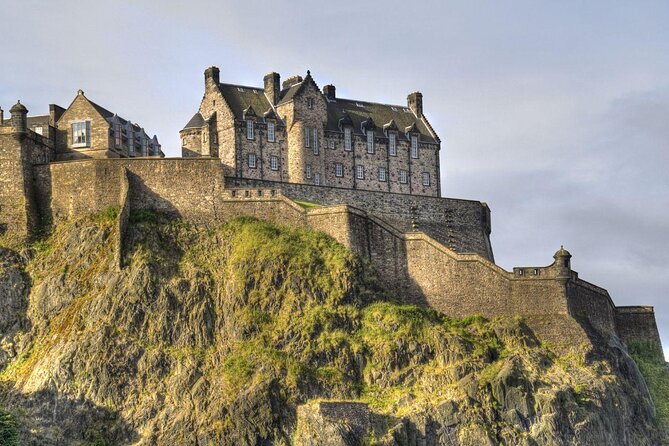 3-Hour Private Edinburgh Castle Tour - Key Points