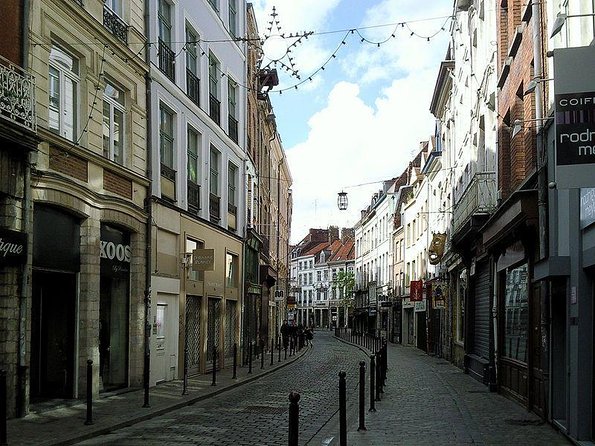 30-Minutes Private Guided Tour of Lille by Convertible 2CV - Just The Basics