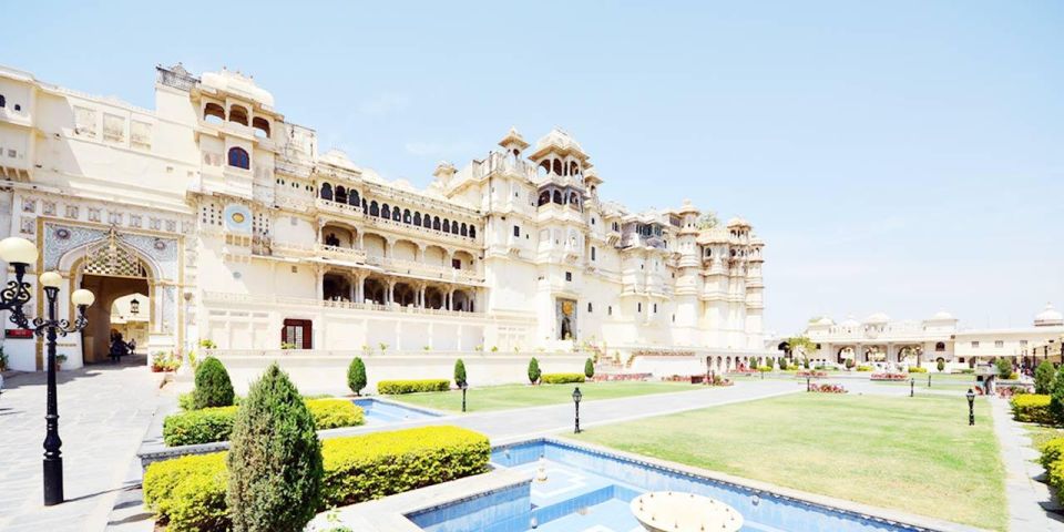 08 Days Romantic Rajasthan Honeymoon Tour - Day 03: Jaipur to Udaipur