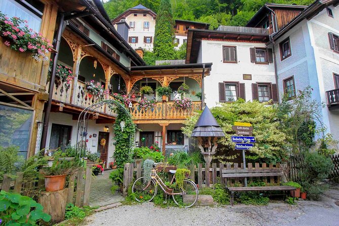 14 Hours Full Day Hallstatt and Salzkammergut Guided Tour - Gourmet Meals and Refreshments Included