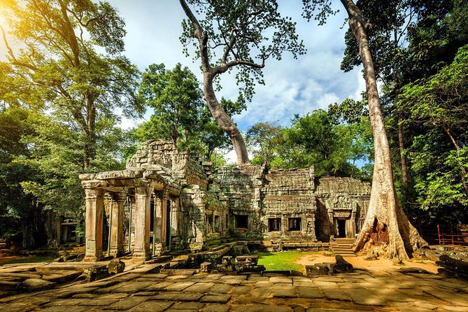 2-Day Angkor Wat, Ta Prohm, Bayon Temples & Tonle Sap Lake Tour - Exploring Bayon Temples