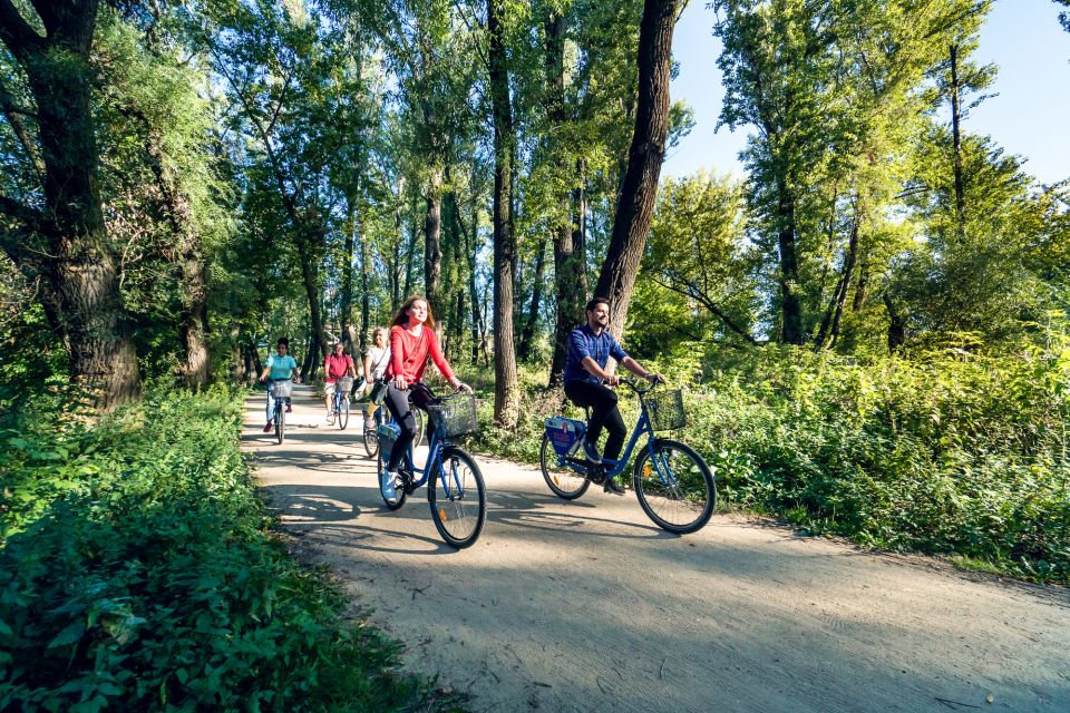 3-Hour Guided Cycling Tour of Warsaw - Highlights of the Tour