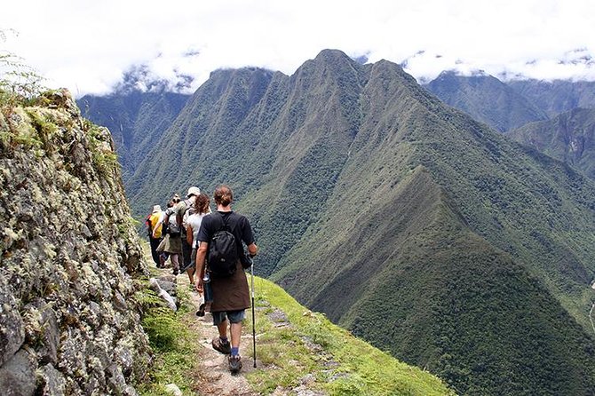 4-Day Trek to Machu Picchu Through the Inca Trail - Trek Inclusions and Requirements