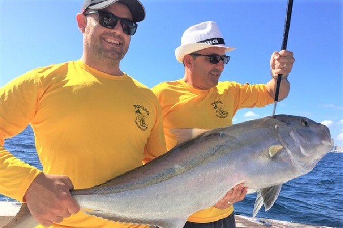 4-Hour Day or Night-Time Reef Bottom Fishing Charter in Fort Lauderdale - Expert Crew Assistance