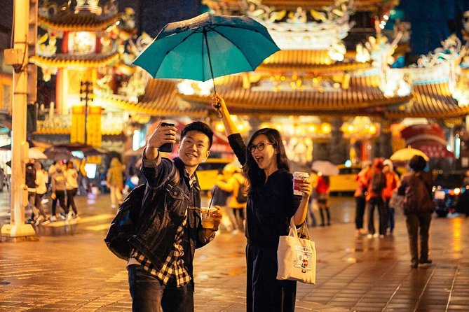A Magical Evening in Taipei: Private City Tour - Enjoy Traditional Snacks and Bubble Tea