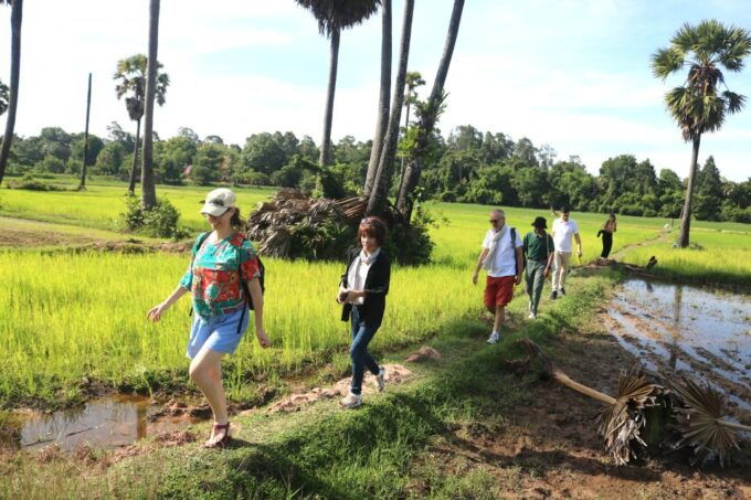 A Morning in the Cambodian Countryside - Full Description