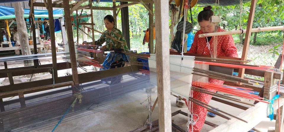 Alternative Tour to Silk Farm, SilverSmith Village and Udong - Silk Island Exploration