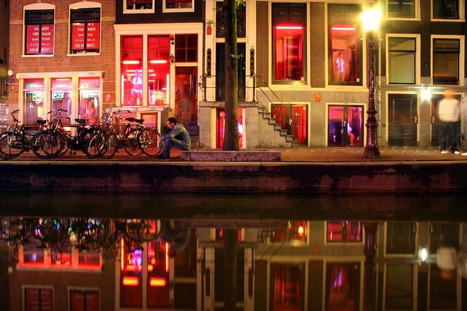 Amsterdam Red Light District and City Center Walking Tour - Meeting and Pickup Information