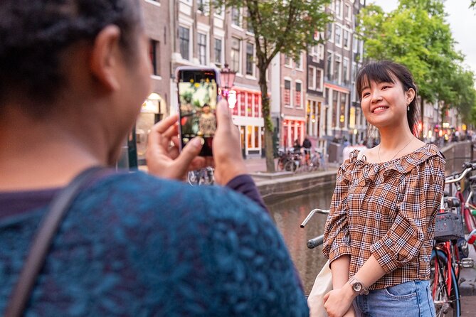 Amsterdam Red Light District Walking Tour - Meeting and Pickup