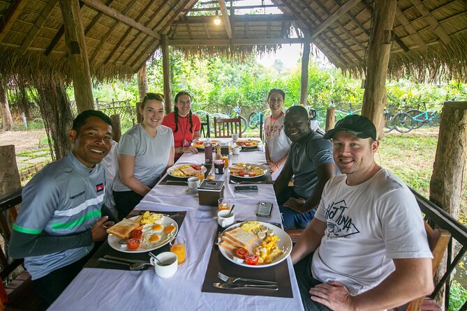 Angkor Sunrise Bike Tour With Breakfast and Lunch Included - Customer Reviews and Guide Appreciation