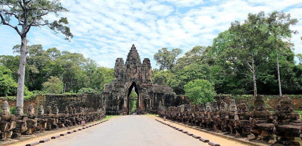 Angkor Wat Private Day Tour With Watching Sunset at Temple - Activity Highlights and Itinerary