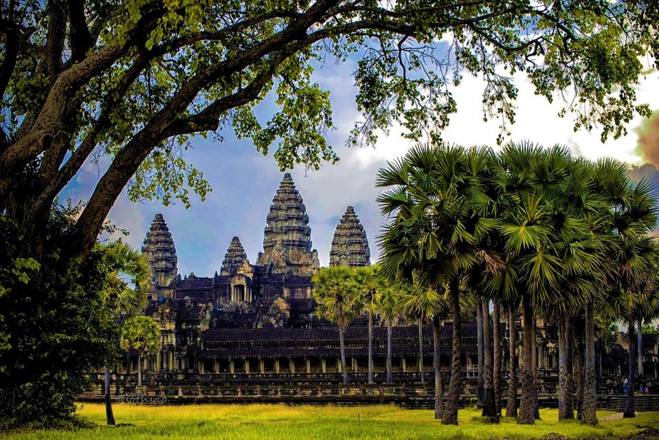 Angkor Wat Sunrise & Highlight Temples Private Guided Tour - Tour Itinerary