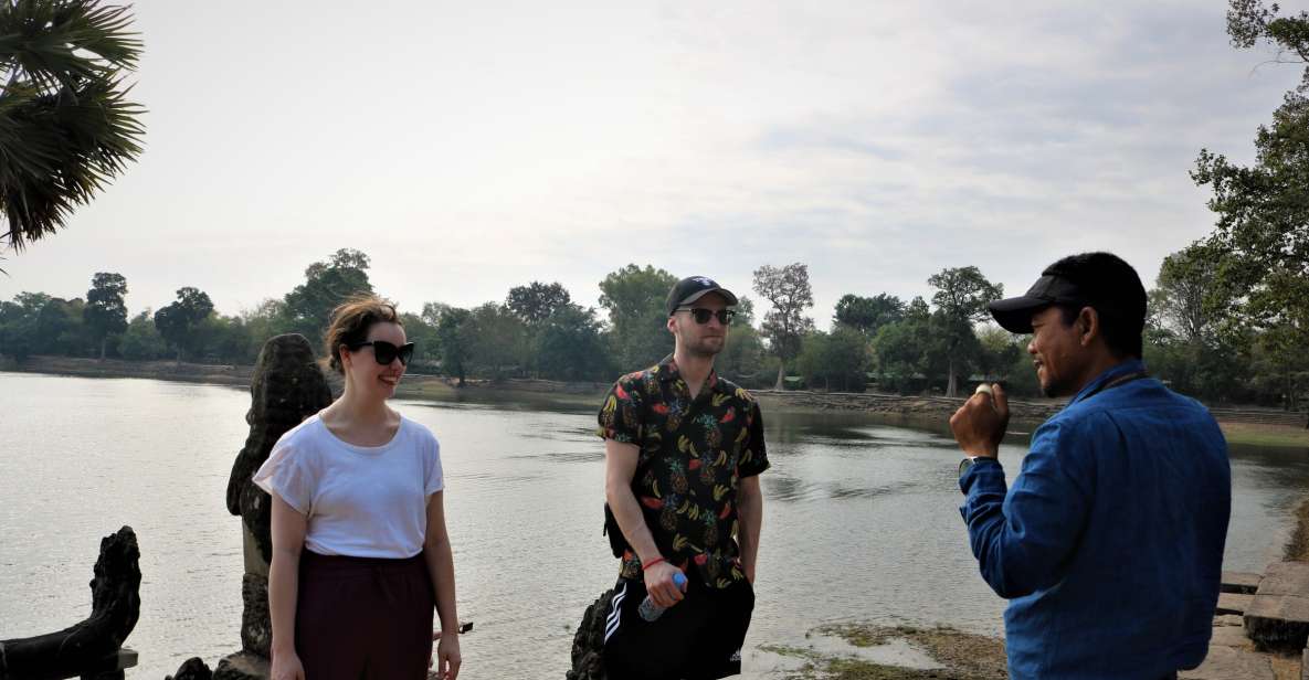 Angkor Wat: Tuk Tuk and Walking Tour - Tour Highlights