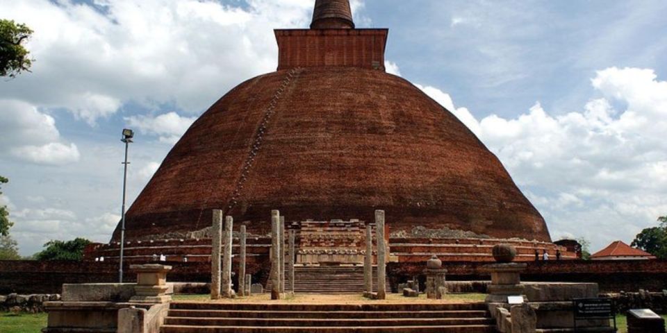 Anuradhapura Unveiled: Exclusive Private Day Tour" - Anuradhapura Exploration