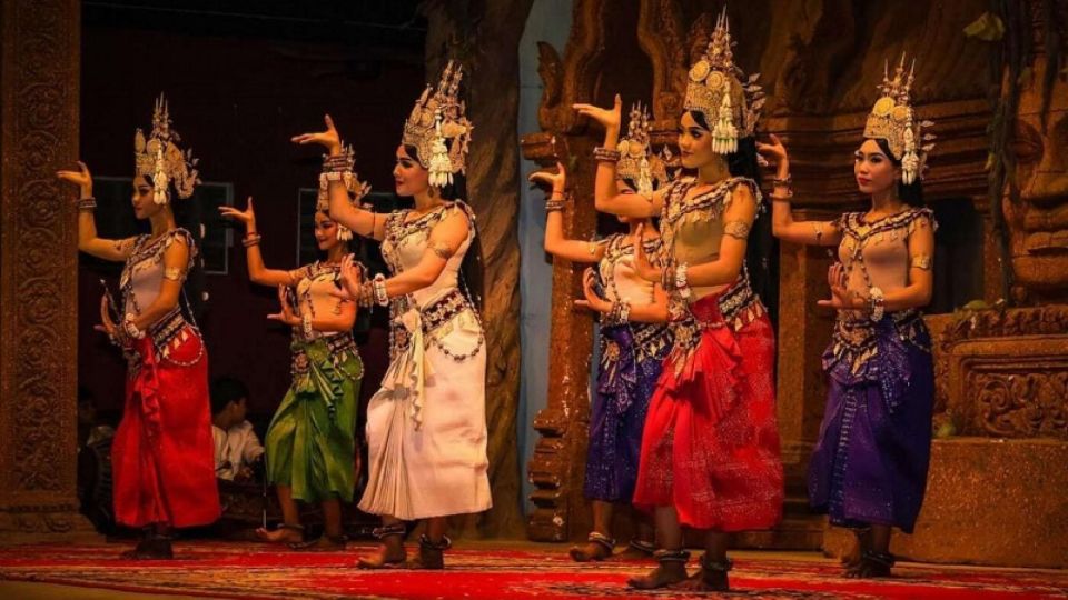 Apsara Theater Performance Include Dinner & Hotel Pick up - Customer Reviews and Recommendations