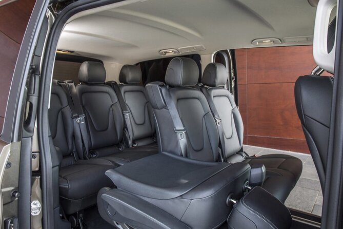Arrival Private Transfer Amsterdam Train Station to Amsterdam City by Luxury Van - Luggage and Accessibility Details