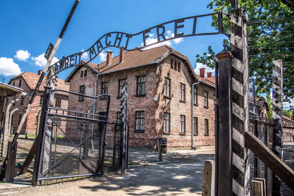 Auschwitz Ticket and Full-Day Tour From Krakow - Review Ratings