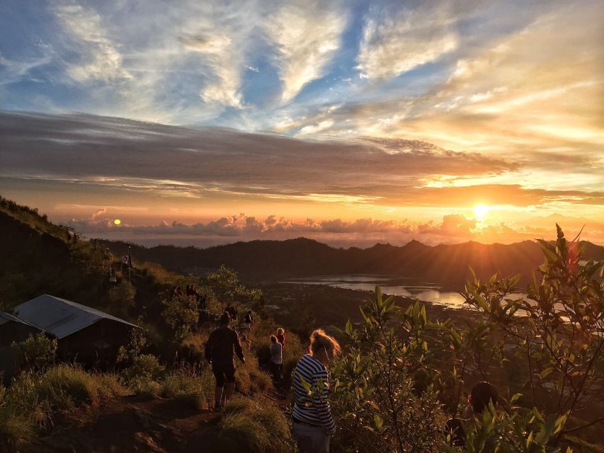 Bali: Mount Batur Sunset Trek With Picnic - Review Summary