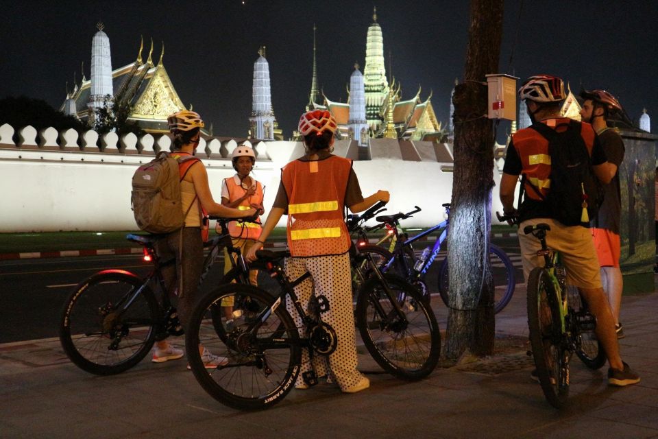 Bangkok: Night Bike Ride and Dinner at a Local Restaurant - Review Summary