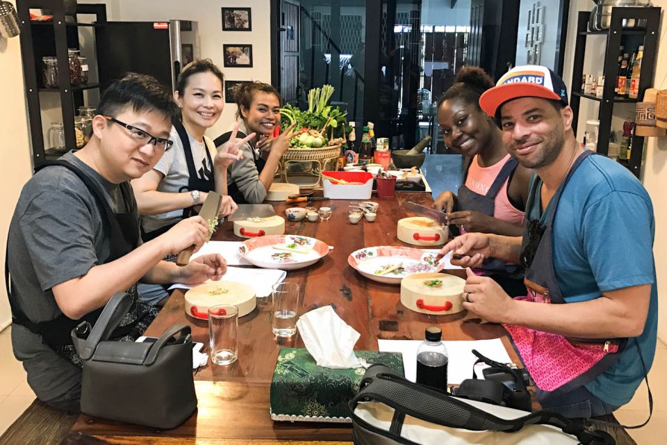 Bangkok: Thai Cooking Class and Onnuch Market Tour - Customer Reviews