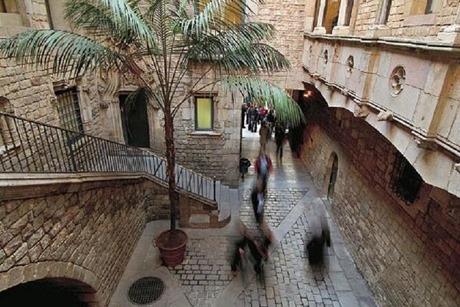 Barcelona Gothic Quarter Walking Tour - Directions