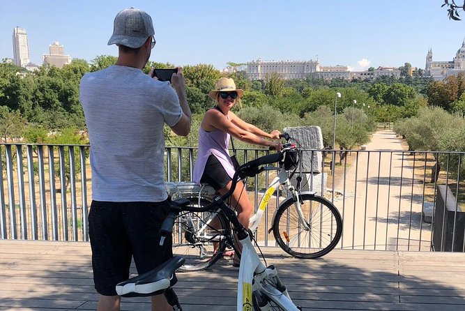 BIKE or EBIKE Madrids Parks - Riverside and Casa De Campo Park - Meeting and Pickup Details