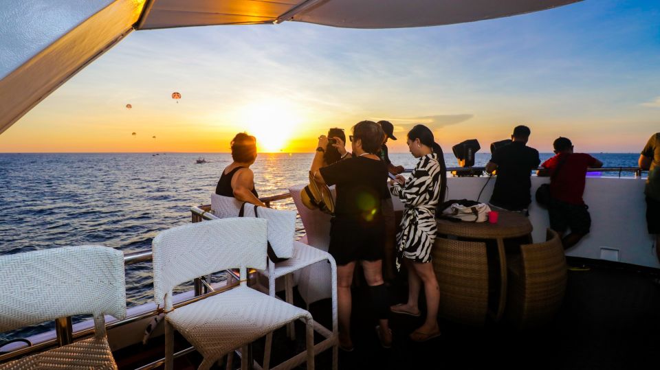 Boracay: Scenic Sunset Cruise With Live Music - Cruise Inclusions