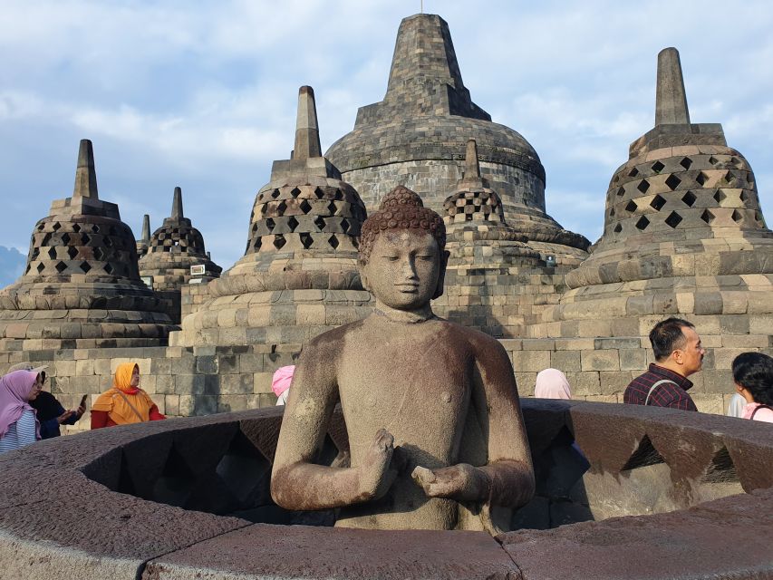 Borobudur Tour Climb up to the Top & Prambanan With Lunch - Exploring Prambanan Temple