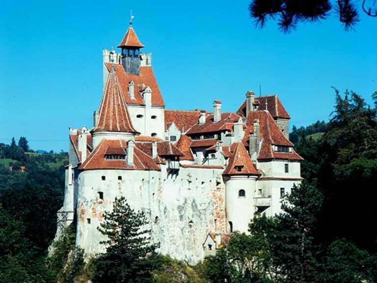 Bucharest: 12-Hour Tour of Brasov and Dracula’s Castle