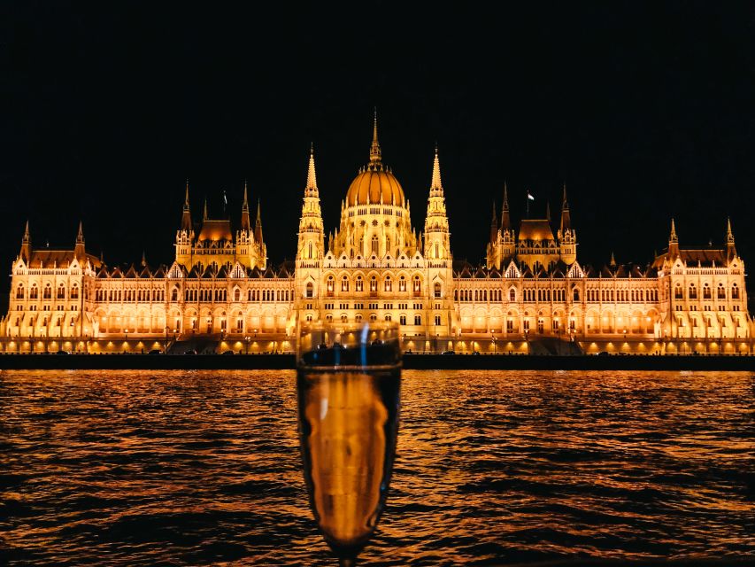 Budapest: 1-Hour Evening Sightseeing Cruise With Drink - Ratings & Reviews