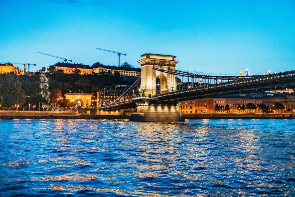 Budapest: 3-Course Dinner Cruise and Piano Show - Location Details