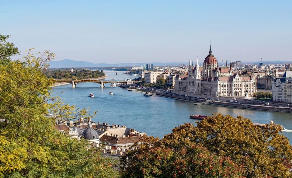 Budapest: In-App Audio Tour of Buda Castle Hill (ENG) - Booking and Payment