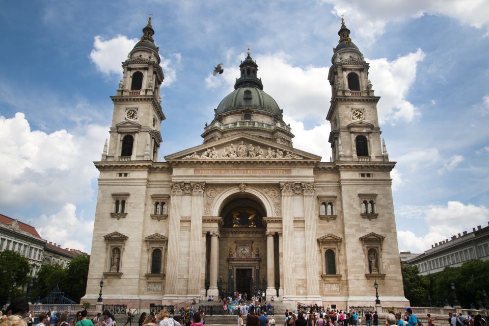 Budapest: Innere Stadt Spaziergang in German - Activity Highlights and Landmarks