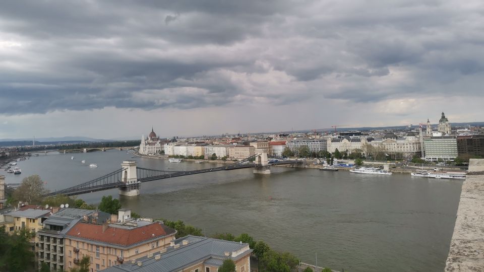 Budapest: Private Bike Tour With Bike Delivery to Hotel - Scenic Routes and Photo Ops