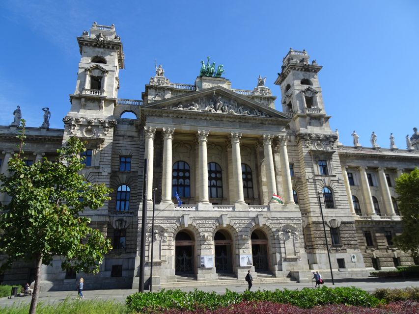Budapest Self-Guided Walking Tour and Scavenger Hunt - Experience Highlights