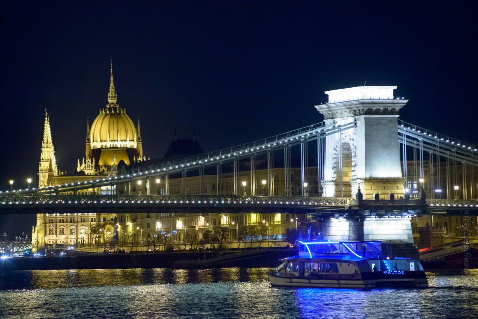 Budapest: Wine & Dine Cruise With Live Folklore Music - Experience Highlights