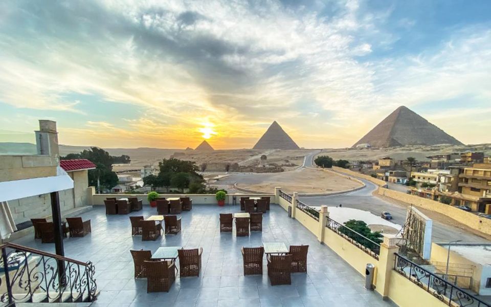 Cairo: Dinner at the Great Pyramid Inn With Hotel Transfers - Inclusions