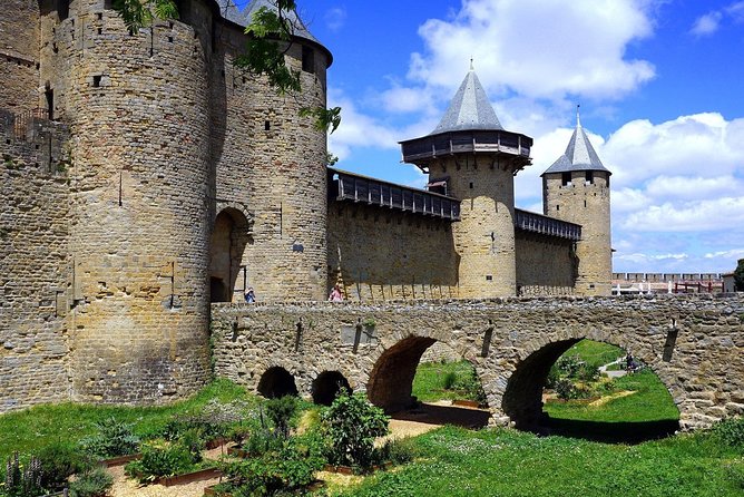 Carcassonne: 2-Hour Private Walking Tour - Meeting and Pickup Details