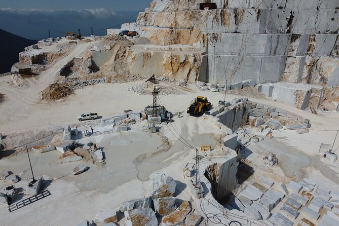 Carrara: Exclusive Marble Cave Tour Adventure in a 4x4 - Unforgettable Tour Experience