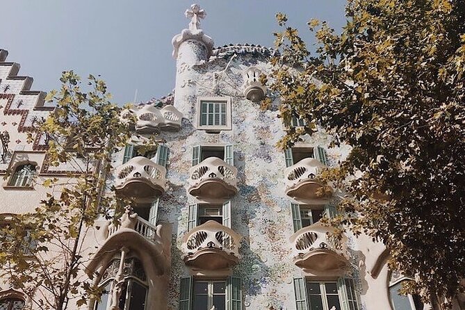 Casa Batlló Tour & Skip-the-line Official Licensed Guide - Guide Expertise
