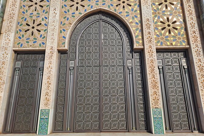 Casablanca Guided Private Tour Including Mosque Entrance - Meeting and Pickup Details