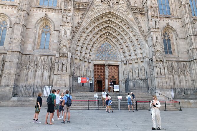 Cathedral of Barcelona Entrance Ticket With Access to the Rooftop - Viator Assistance and Policies